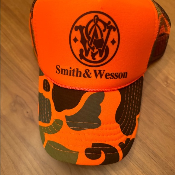 Smith and Wesson duck camo trucker hat Brand new - Picture 3 of 5